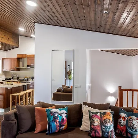 Forest View Villa *