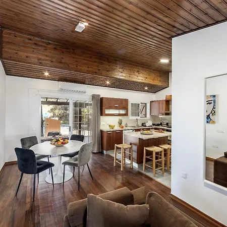 Forest View Villa *