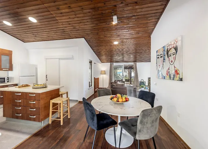 Forest View * Platres